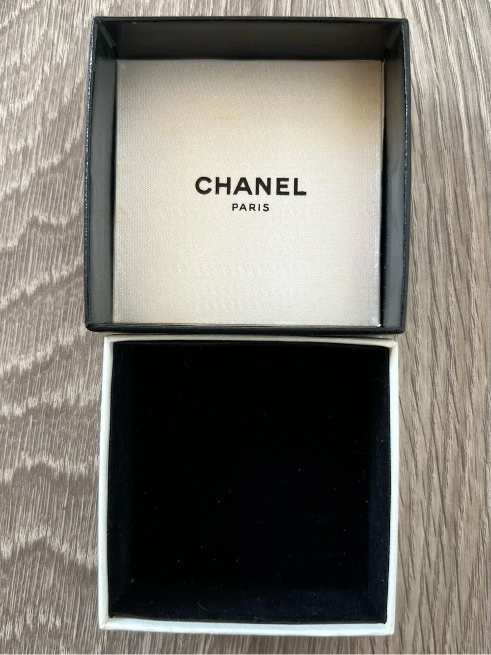 Chanel Box (BB338)